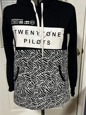 Twenty One Pilots Black & White Pullover Hoodie